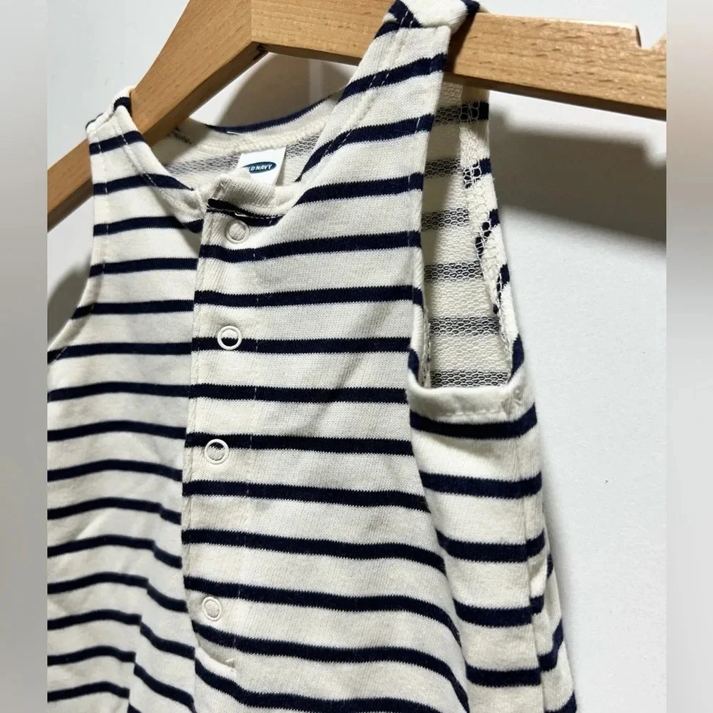 Old Navy never worn